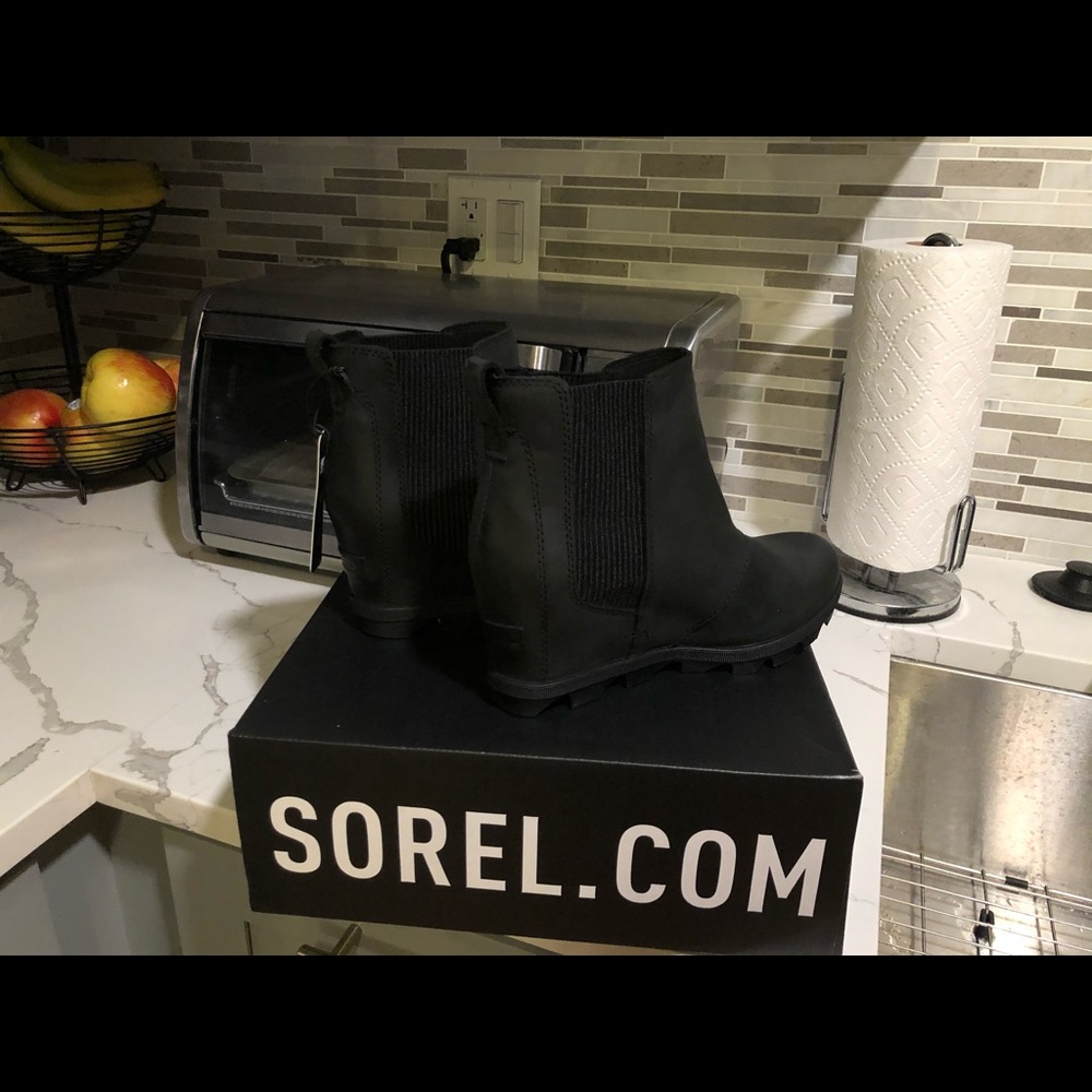 Brand new, Sorel Joan of Arctic 7.5